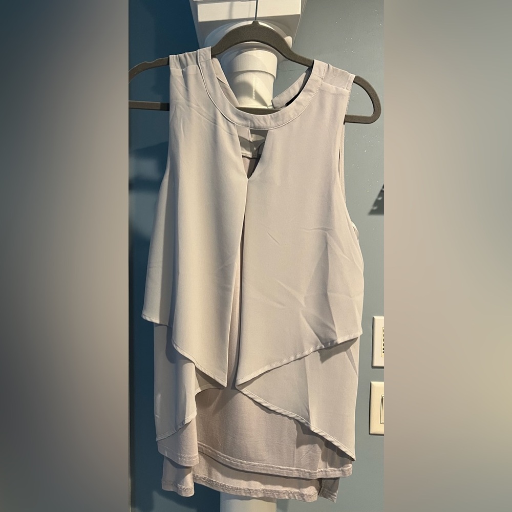 Doe & Rae light Gray Sleeveless Layered Blouse